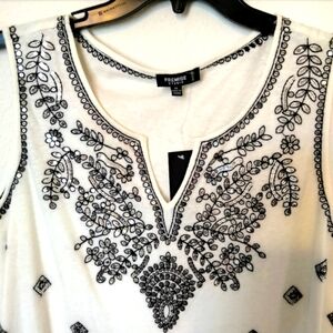 Premise Studio Jeweled Tank Top 💙